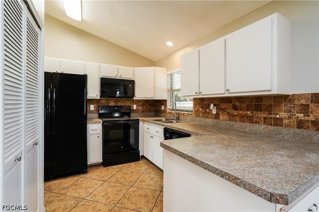 1724 SW 2nd PL, Cape Coral, FL 33991