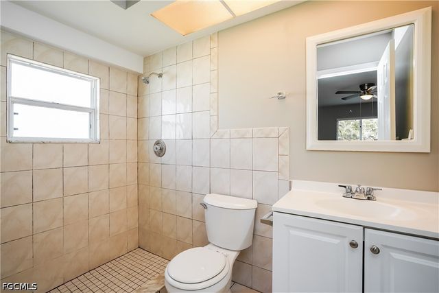 1724 SW 2nd PL, Cape Coral, FL 33991