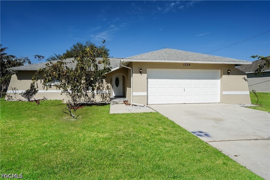 1724 SW 2nd PL, Cape Coral, FL 33991