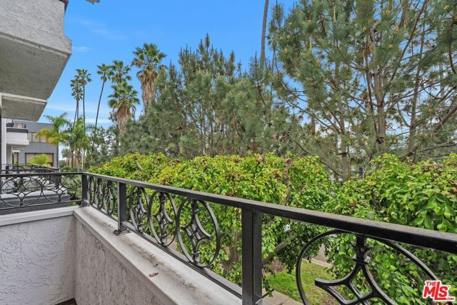 1133 9th Street 202, Santa Monica, CA 90403