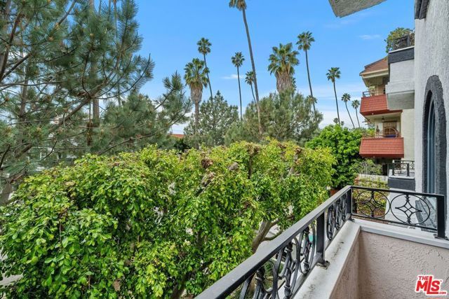 1133 9th Street 202, Santa Monica, CA 90403