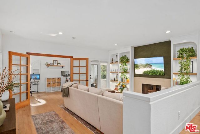 1133 9th Street 202, Santa Monica, CA 90403