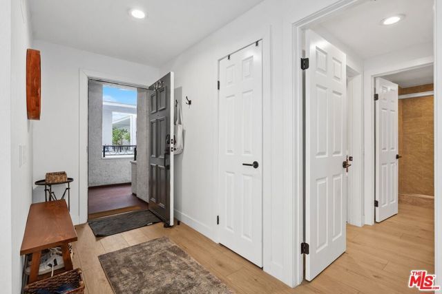 1133 9th Street 202, Santa Monica, CA 90403