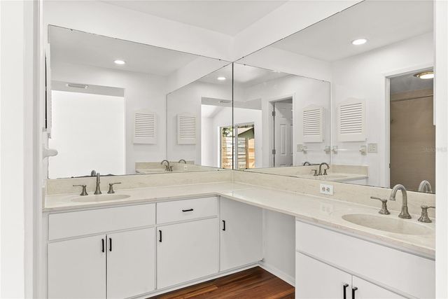 2242 CIRCLEWOOD DRIVE 24, Sarasota, FL 34231