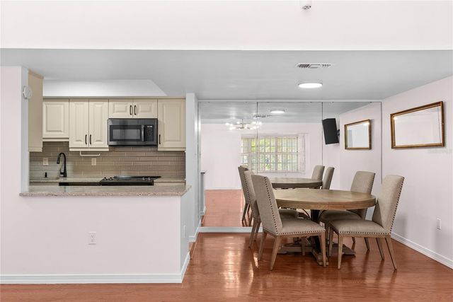 2242 CIRCLEWOOD DRIVE 24, Sarasota, FL 34231