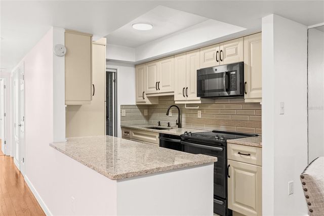 2242 CIRCLEWOOD DRIVE 24, Sarasota, FL 34231