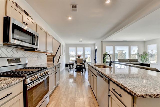 611 Sugar Prairie Bend, Lawrenceville, GA 30045