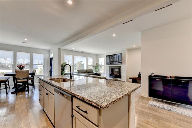 611 Sugar Prairie Bend, Lawrenceville, GA 30045