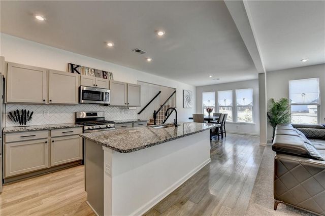 611 Sugar Prairie Bend, Lawrenceville, GA 30045