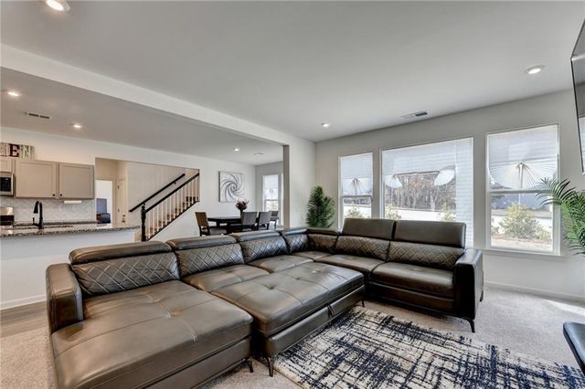 611 Sugar Prairie Bend, Lawrenceville, GA 30045