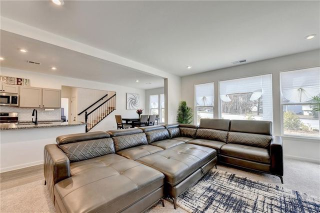 611 Sugar Prairie Bend, Lawrenceville, GA 30045