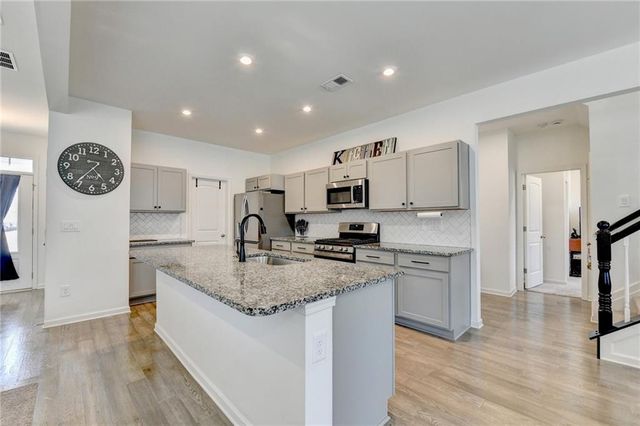 611 Sugar Prairie Bend, Lawrenceville, GA 30045