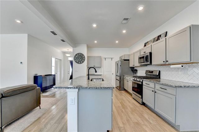 611 Sugar Prairie Bend, Lawrenceville, GA 30045