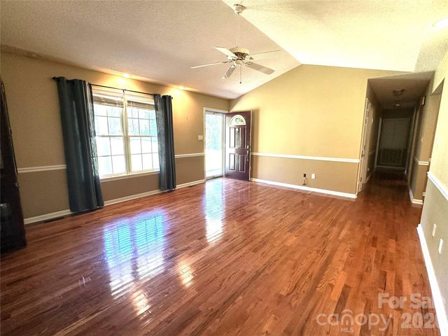 1724 Wellington Avenue, Newton, NC 28658