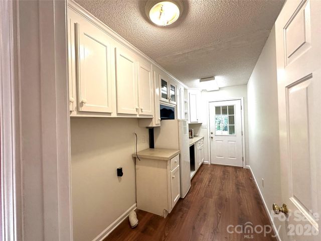 1724 Wellington Avenue, Newton, NC 28658