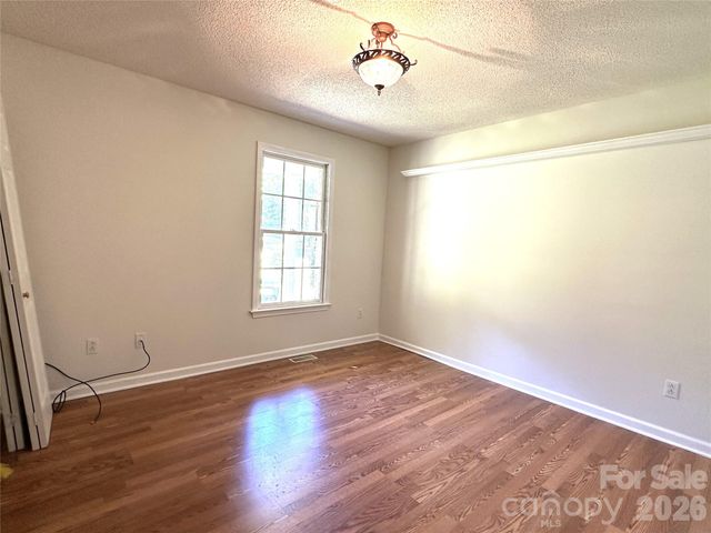 1724 Wellington Avenue, Newton, NC 28658