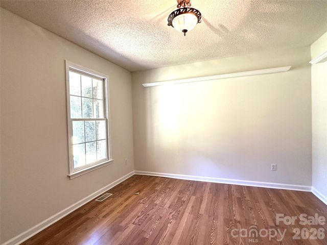 1724 Wellington Avenue, Newton, NC 28658