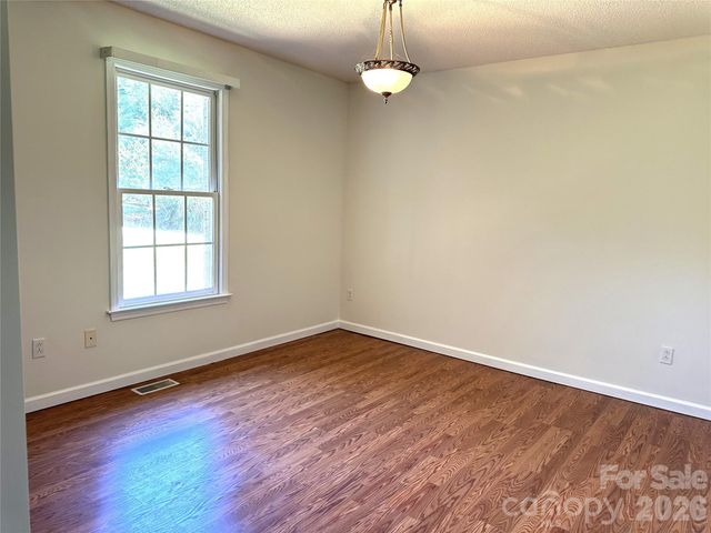 1724 Wellington Avenue, Newton, NC 28658