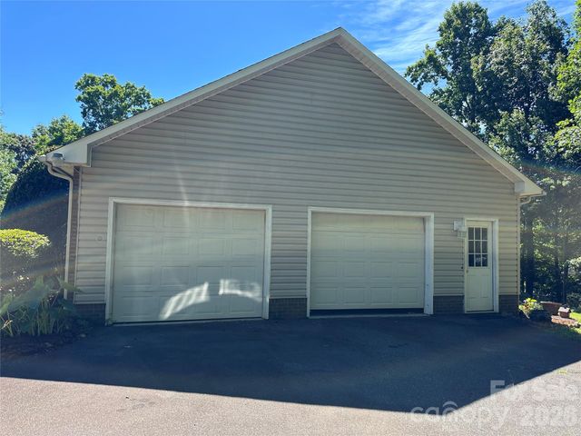 1724 Wellington Avenue, Newton, NC 28658