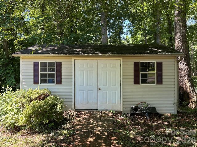 1724 Wellington Avenue, Newton, NC 28658