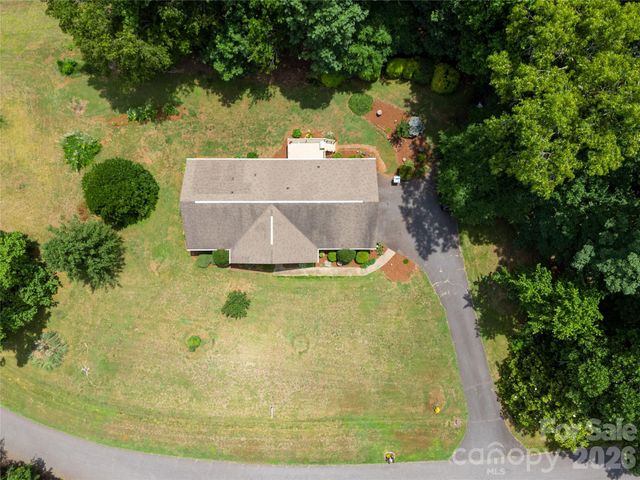 1724 Wellington Avenue, Newton, NC 28658