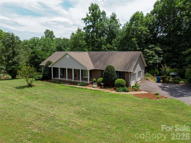 1724 Wellington Avenue, Newton, NC 28658