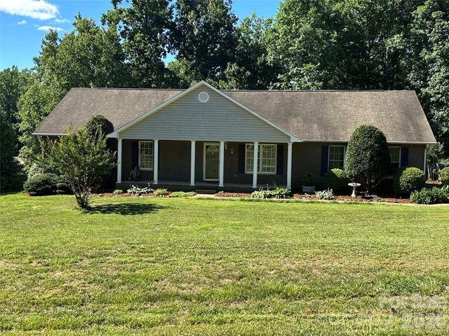 1724 Wellington Avenue, Newton, NC 28658