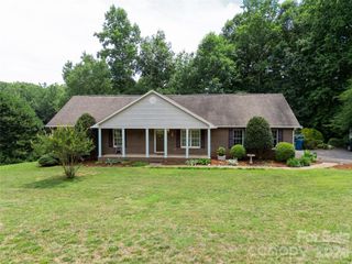 1724 Wellington Avenue, Newton, NC 28658
