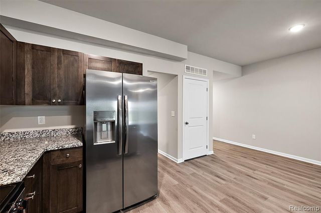 28259 Loews Drive Unit 2B, New Baltimore, MI 48051