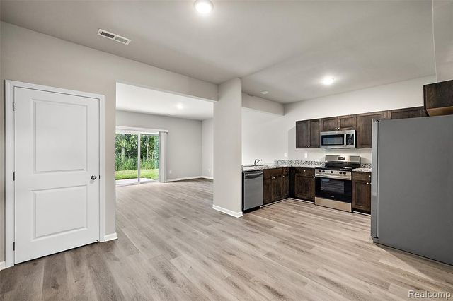 28259 Loews Drive Unit 2B, New Baltimore, MI 48051