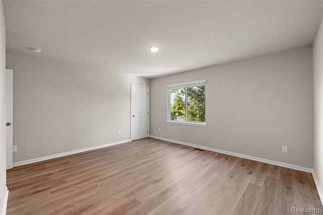 28259 Loews Drive Unit 2B, New Baltimore, MI 48051