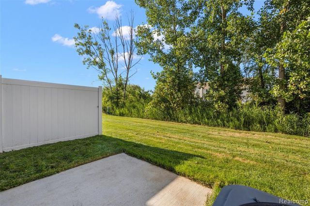 28259 Loews Drive Unit 2B, New Baltimore, MI 48051