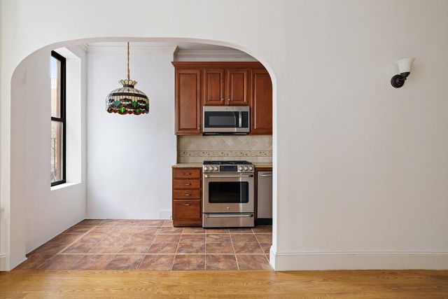 213 E 120TH Street, New York City, NY 10035