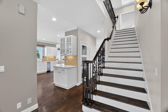281 Powers Dr, El Dorado Hills, CA 95762