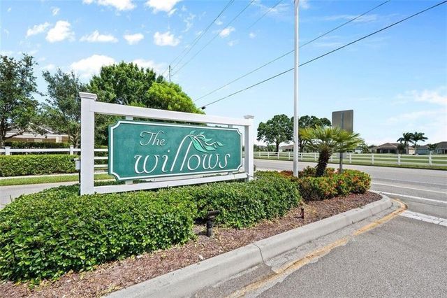 1653 Willows Square, Vero Beach, FL 32966