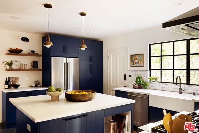 1529 Raymond Avenue, Glendale, CA 91201