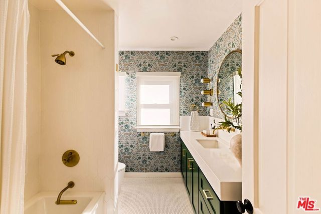 1529 Raymond Avenue, Glendale, CA 91201