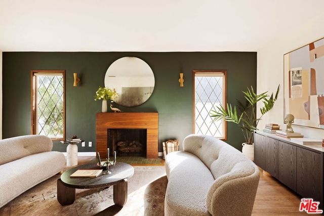 1529 Raymond Avenue, Glendale, CA 91201