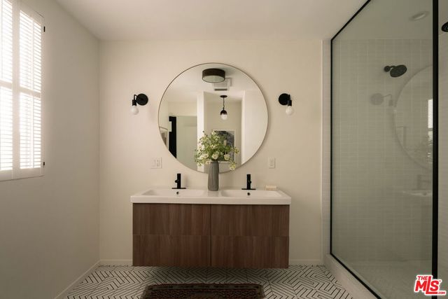 1529 Raymond Avenue, Glendale, CA 91201