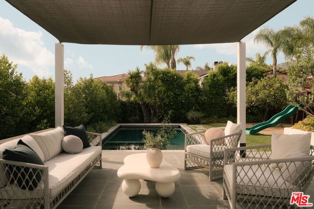 1529 Raymond Avenue, Glendale, CA 91201