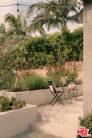 1529 Raymond Avenue, Glendale, CA 91201