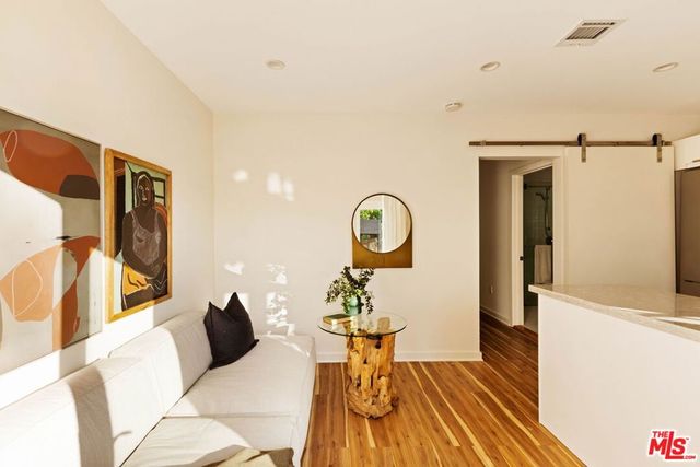 1529 Raymond Avenue, Glendale, CA 91201