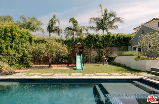 1529 Raymond Avenue, Glendale, CA 91201