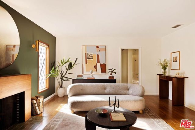 1529 Raymond Avenue, Glendale, CA 91201