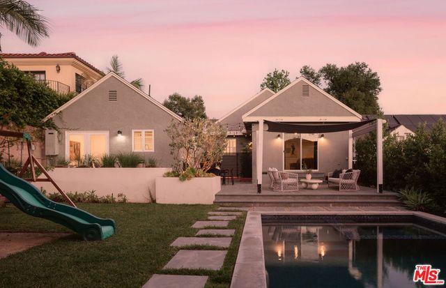 1529 Raymond Avenue, Glendale, CA 91201