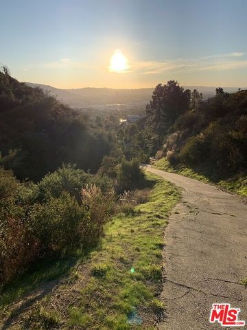 1529 Raymond Avenue, Glendale, CA 91201