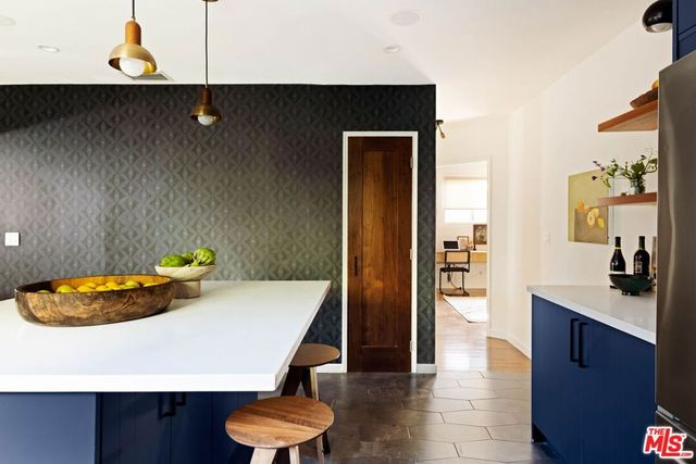 1529 Raymond Avenue, Glendale, CA 91201