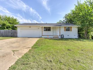 301 Fay Avenue, Yukon, OK 73099
