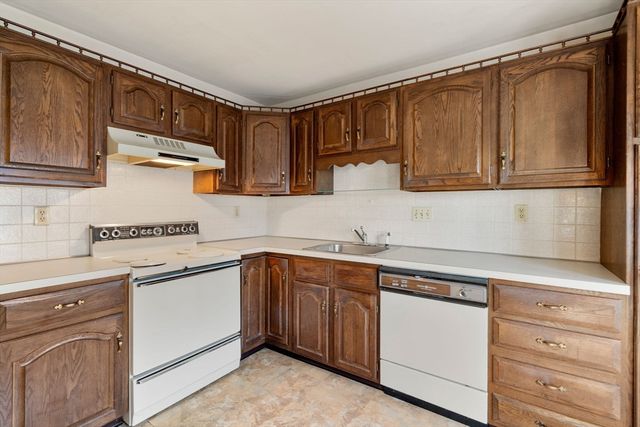 210 Belmont St 2, Watertown, MA 02472