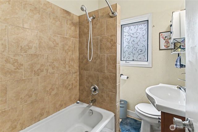 10443 SW 184th Avenue, Rochester, WA 98579